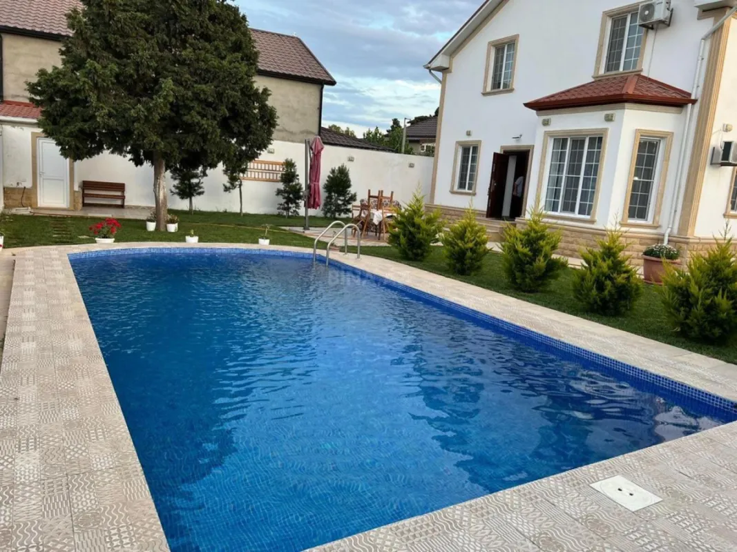 Kirayə verilir 4 otaqlı həyət evi 205 m²