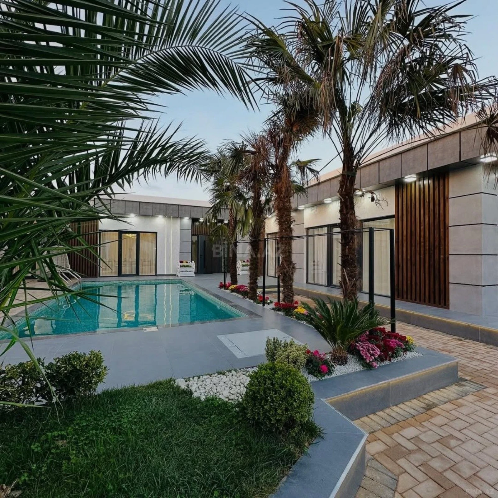 Kirayə verilir 5 otaqlı həyət evi 300 m²