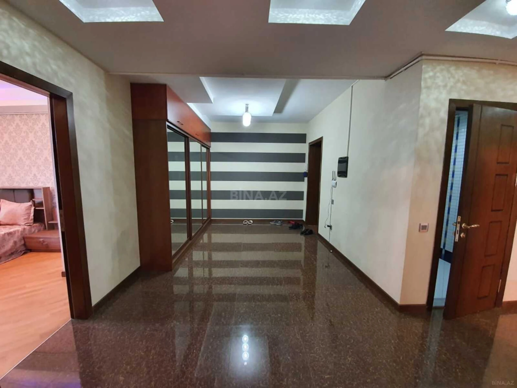 Kirayə verilir 4 otaqlı mənzil 188 m²