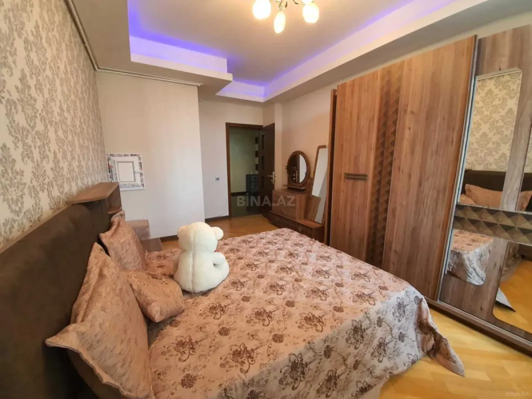 Kirayə verilir 4 otaqlı mənzil 188 m²