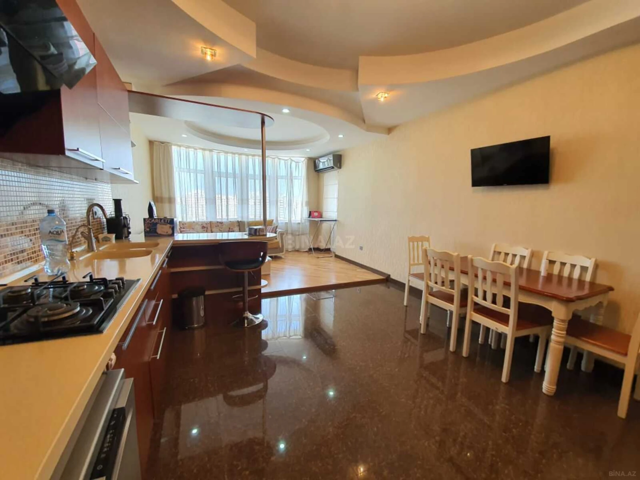 Kirayə verilir 4 otaqlı mənzil 188 m²