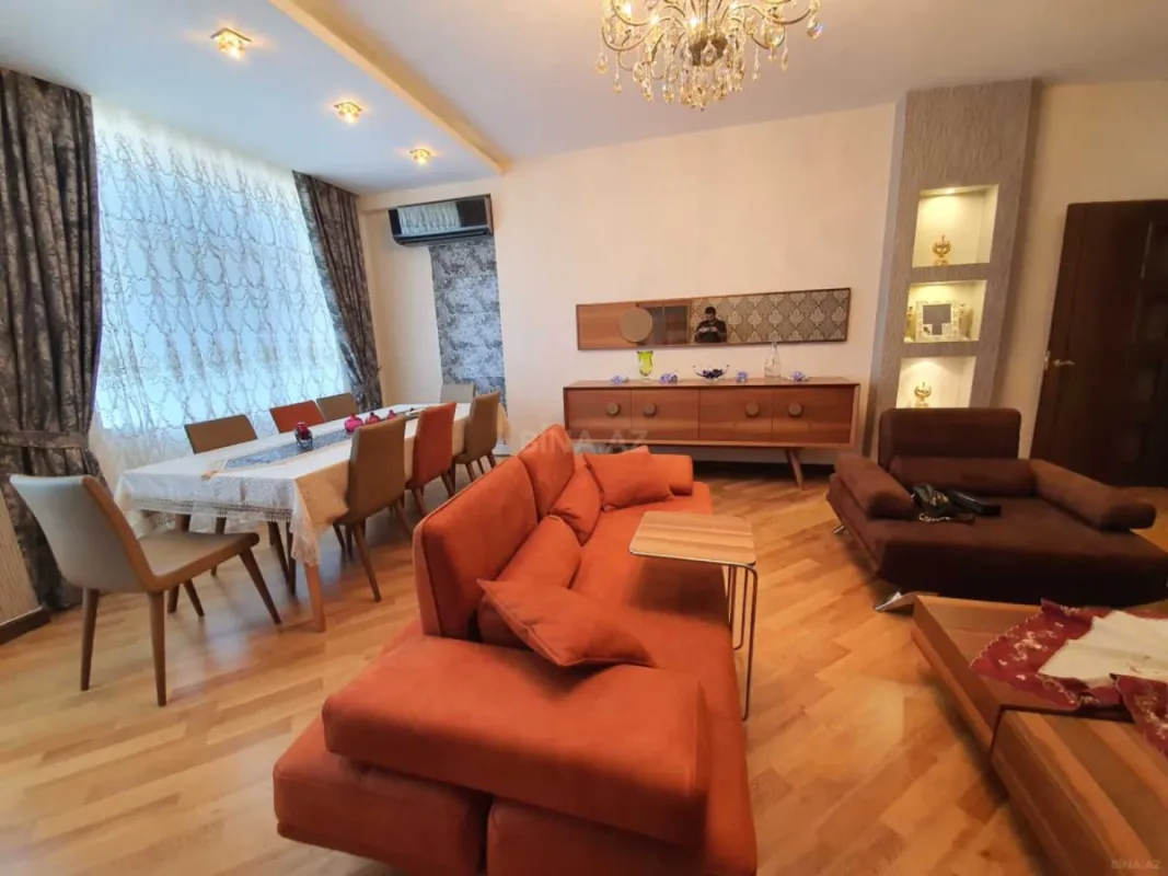 Kirayə verilir 4 otaqlı mənzil 188 m²