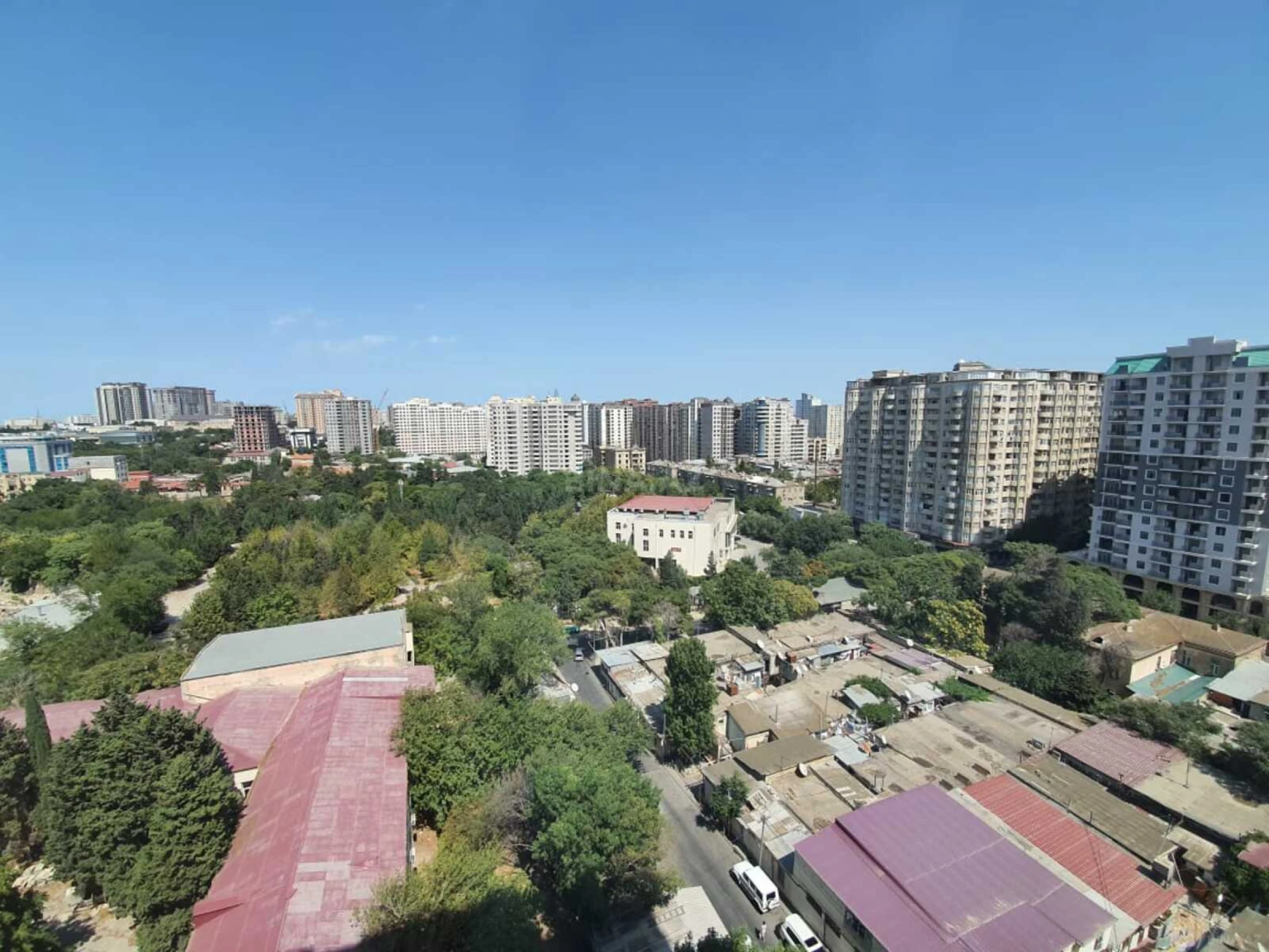 Kirayə verilir 4 otaqlı mənzil 188 m²