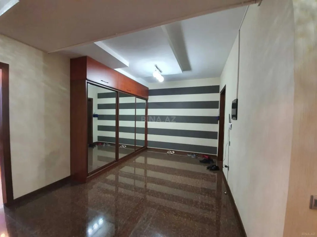 Kirayə verilir 4 otaqlı mənzil 188 m²