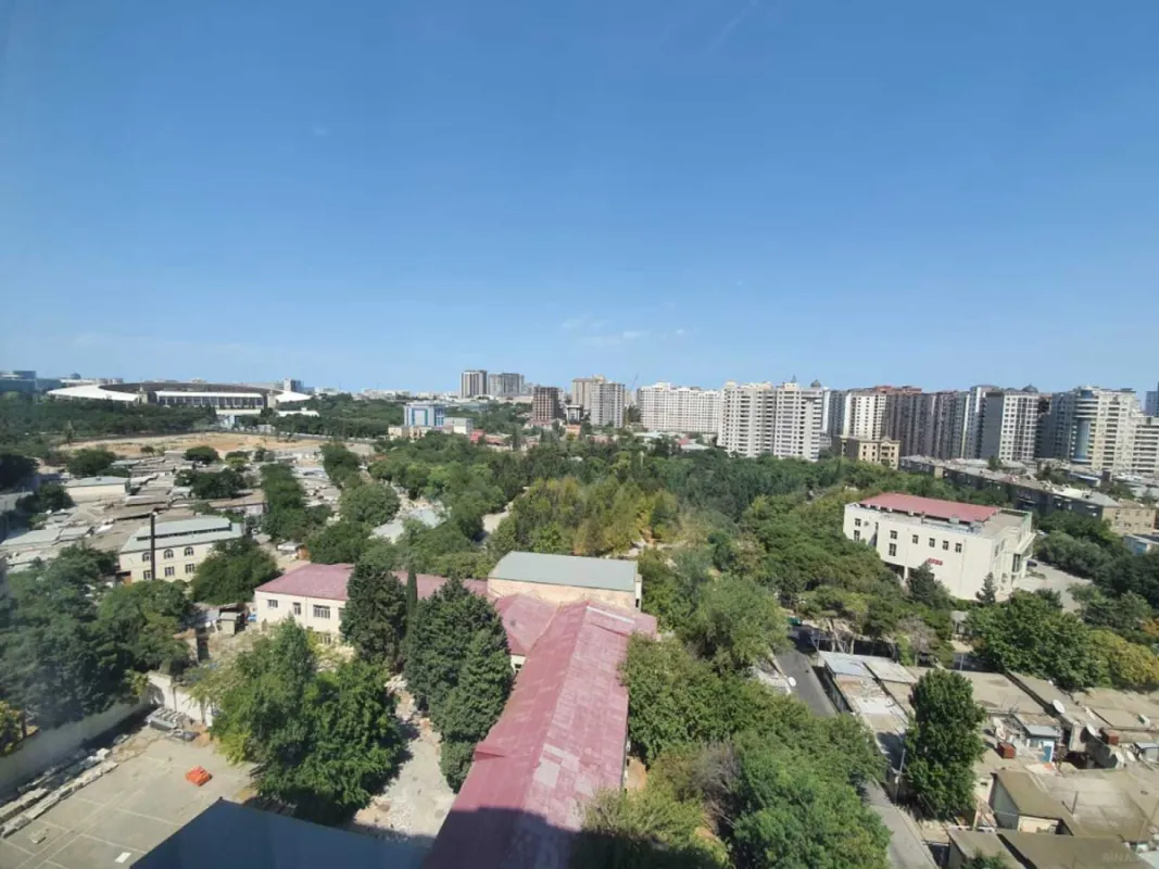 Kirayə verilir 4 otaqlı mənzil 188 m²