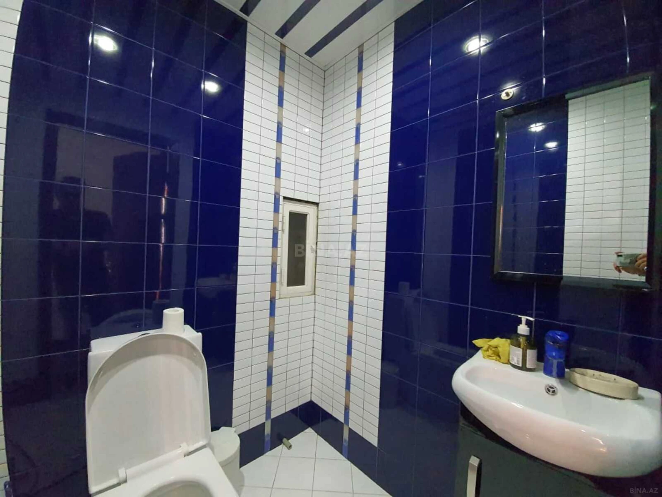 Kirayə verilir 4 otaqlı mənzil 188 m²