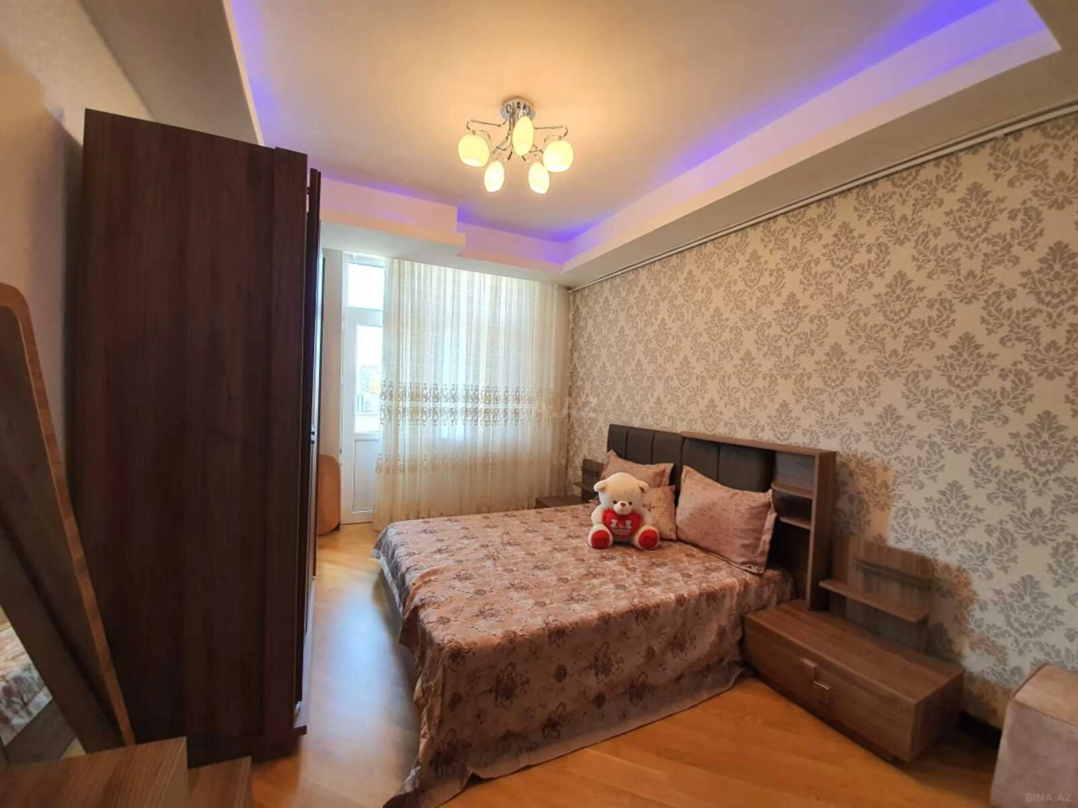 Kirayə verilir 4 otaqlı mənzil 188 m²