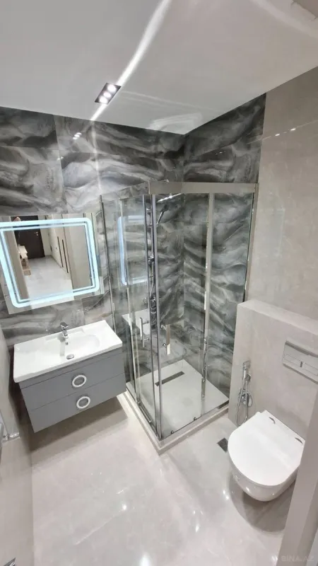 Satılır 3 otaqlı mənzil 130 m²