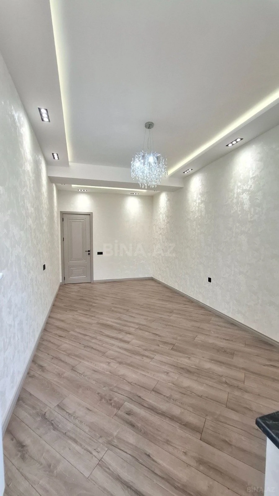 Satılır 3 otaqlı mənzil 130 m²