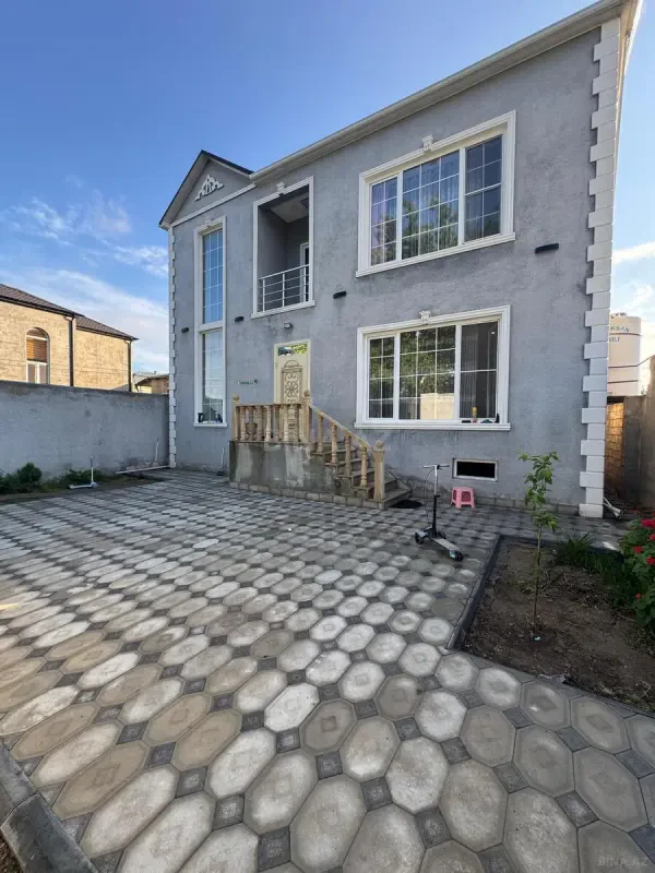 Satılır 5 otaqlı həyət evi 200 m²