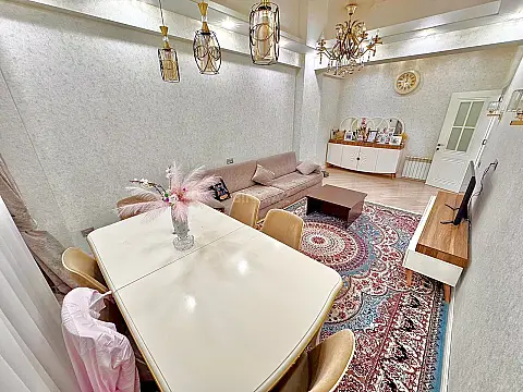 Satılır 3 otaqlı mənzil 115 m²