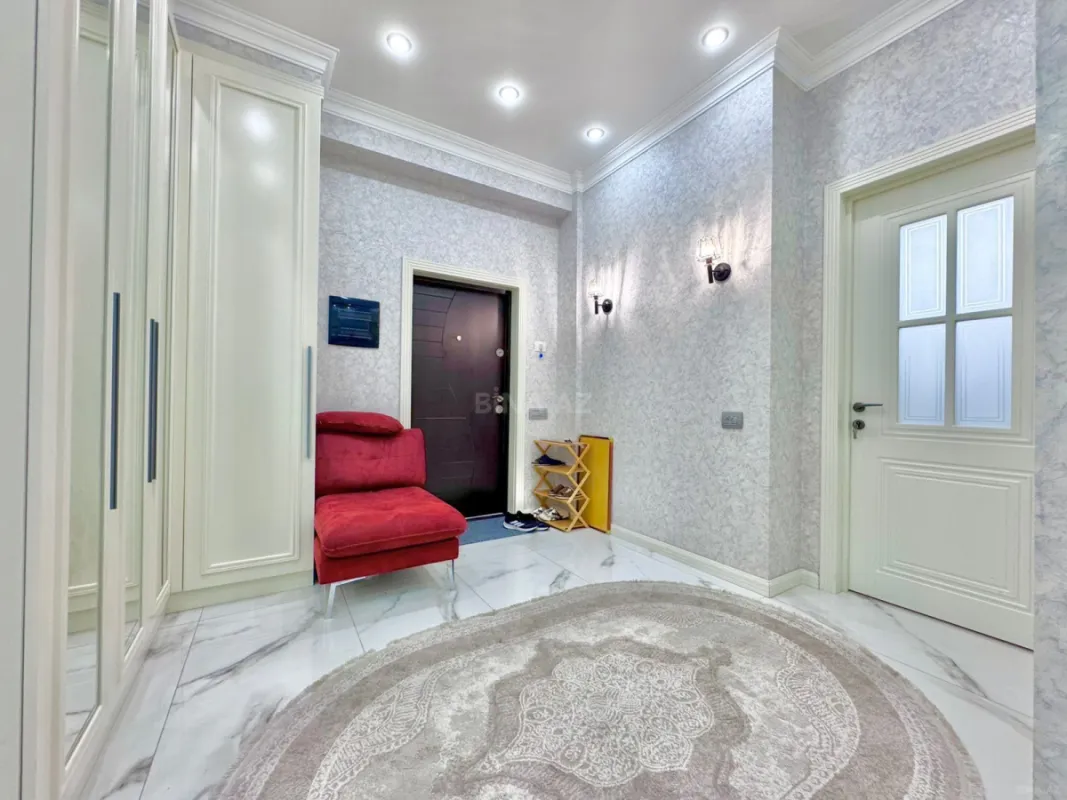 Satılır 3 otaqlı mənzil 115 m²