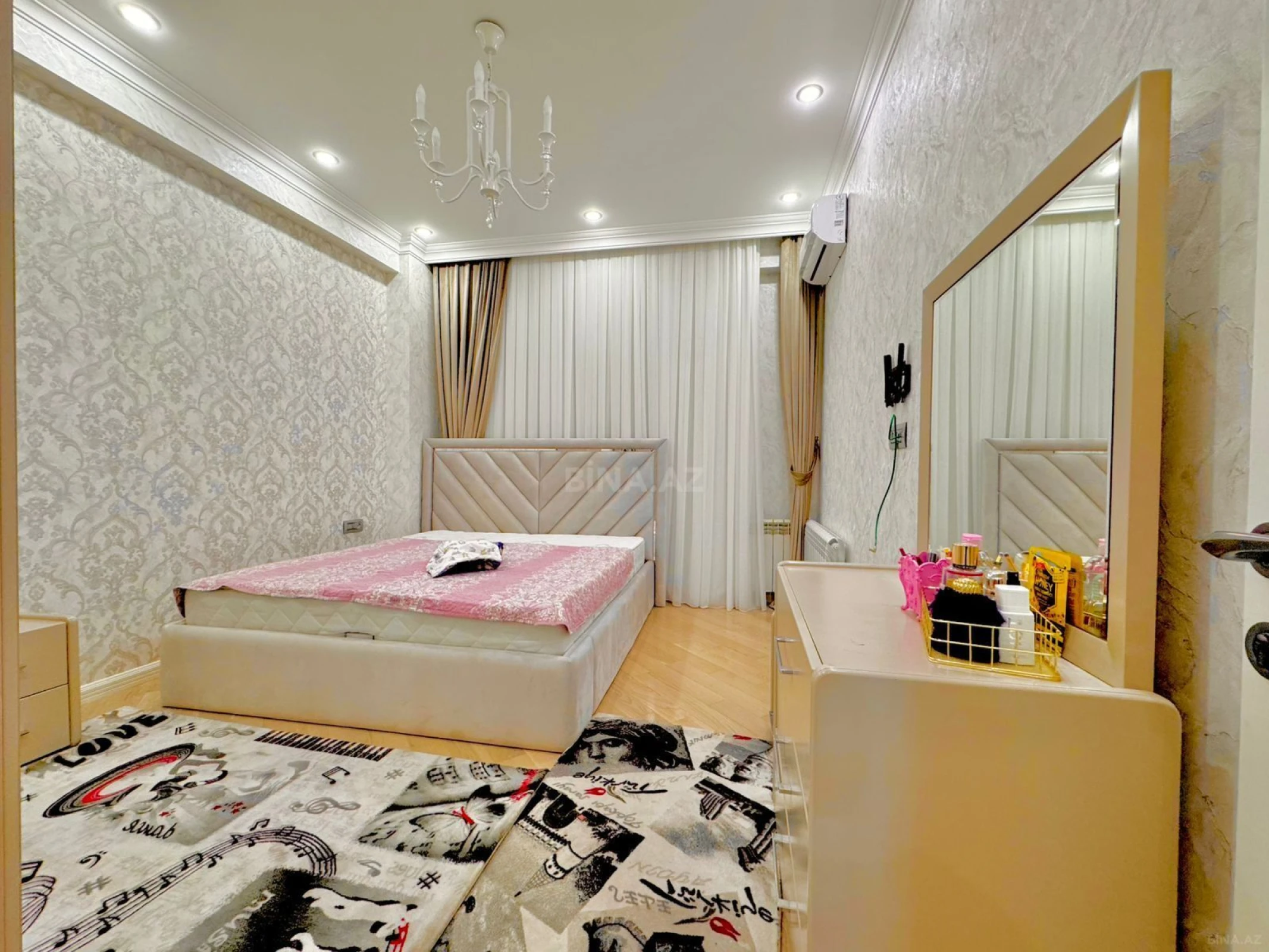 Satılır 3 otaqlı mənzil 115 m²