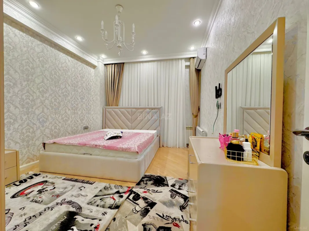 Satılır 3 otaqlı mənzil 115 m²