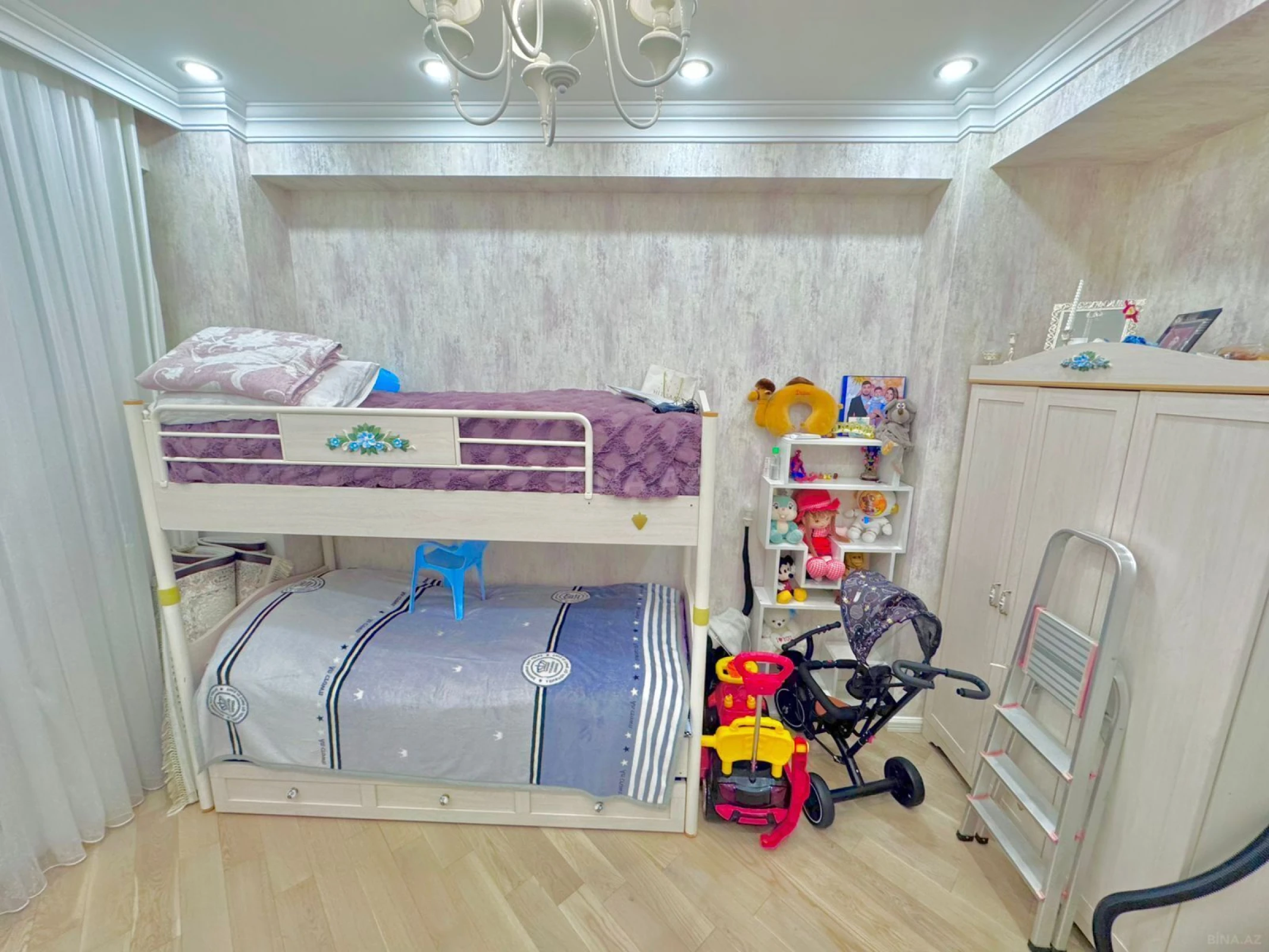 Satılır 3 otaqlı mənzil 115 m²