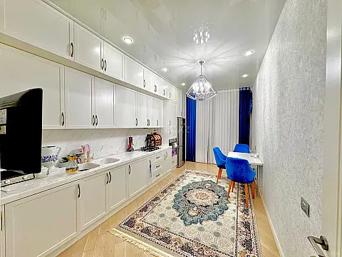 Satılır 3 otaqlı mənzil 115 m²