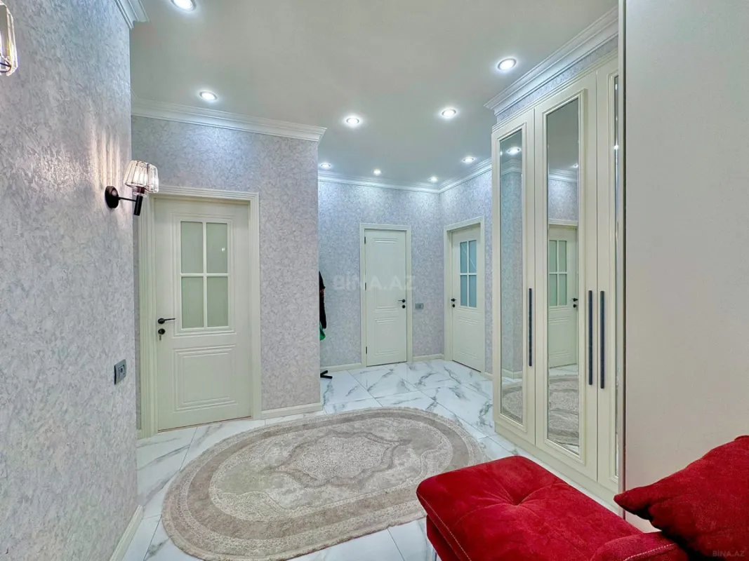 Satılır 3 otaqlı mənzil 115 m²