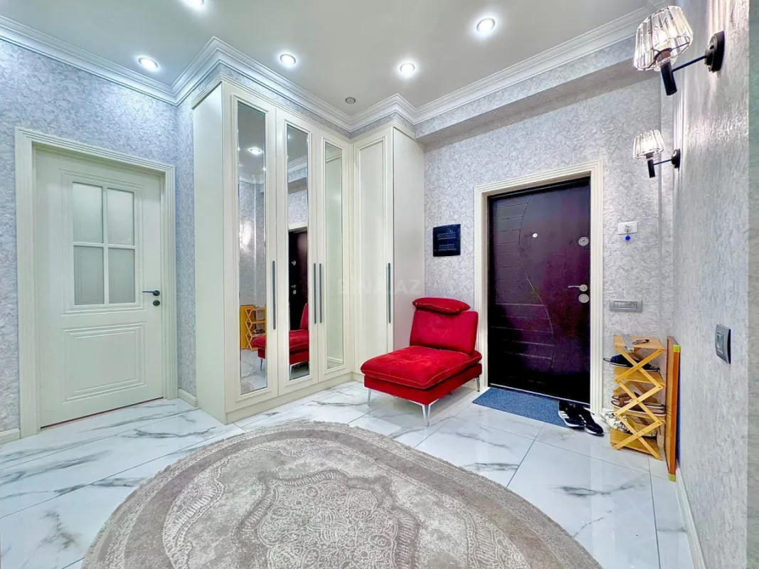 Satılır 3 otaqlı mənzil 115 m²