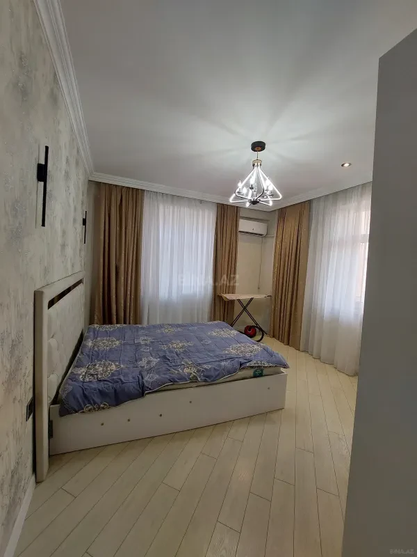 Kirayə verilir 3 otaqlı mənzil 116 m²