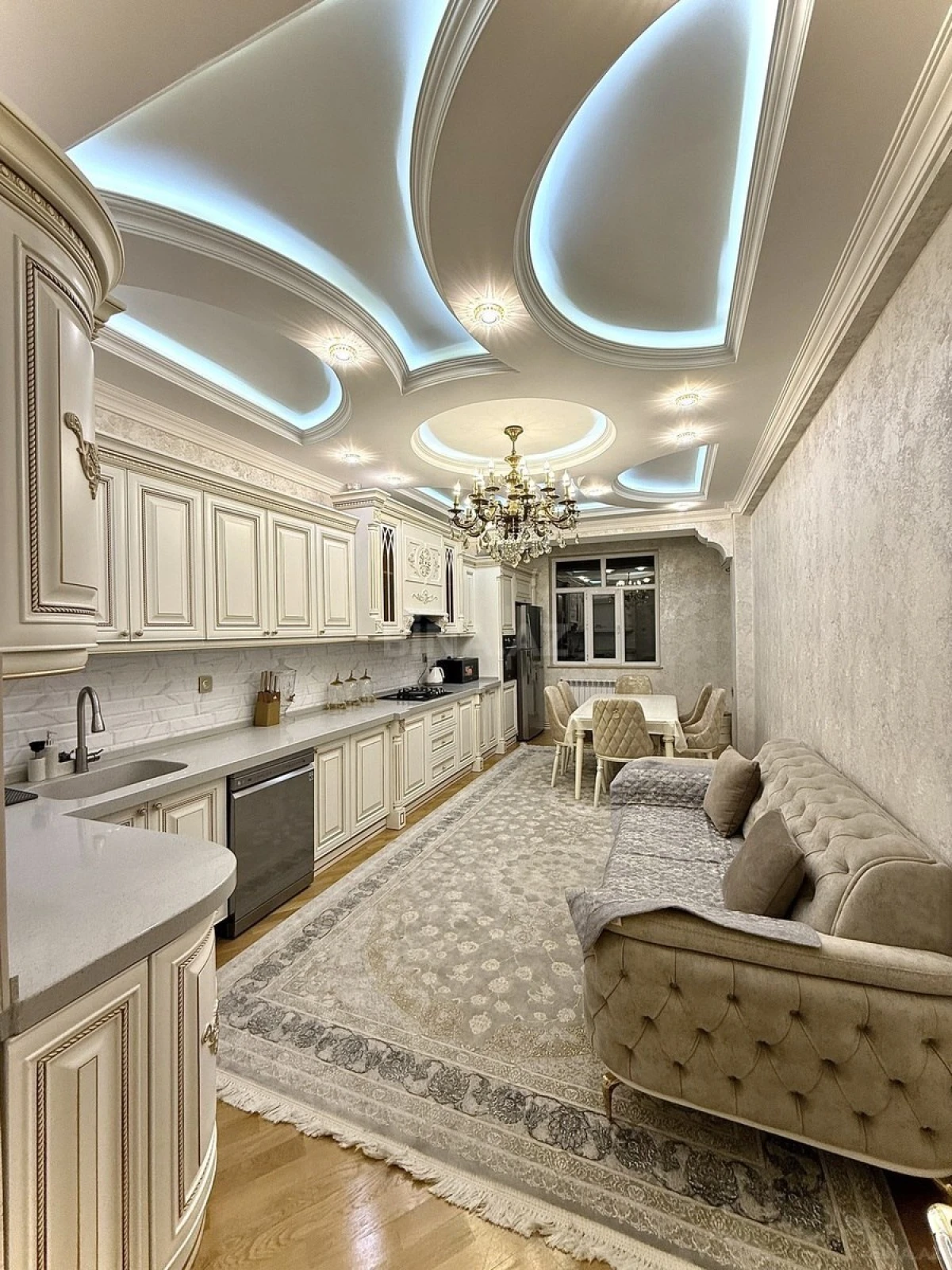 Satılır 4 otaqlı mənzil 170 m²