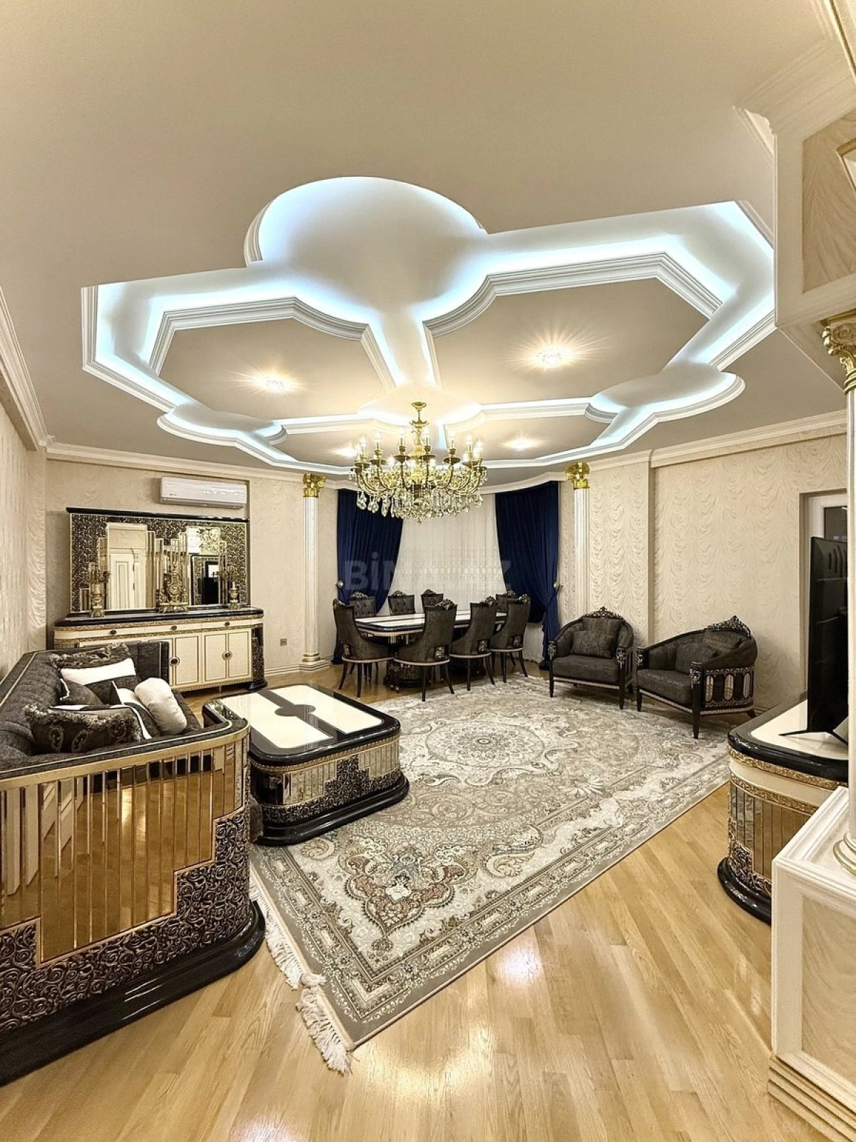 Satılır 4 otaqlı mənzil 170 m²