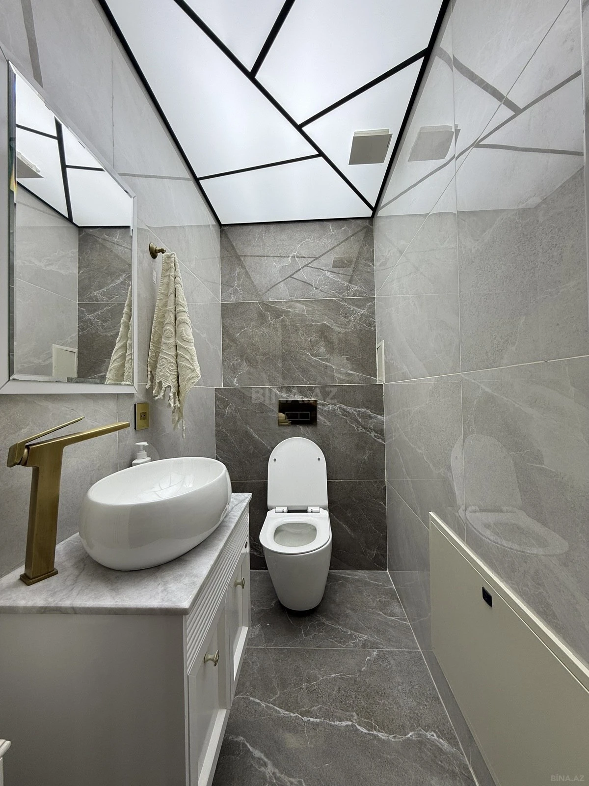 Satılır 4 otaqlı mənzil 170 m²