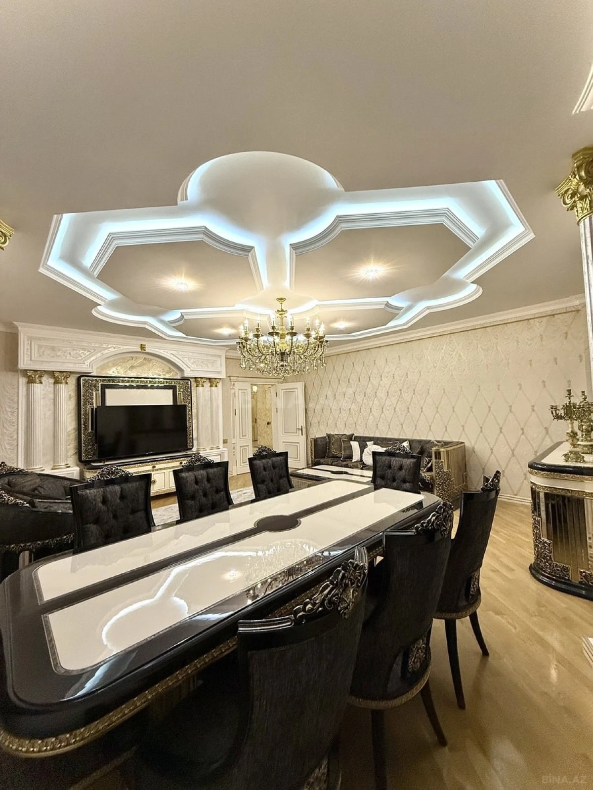 Satılır 4 otaqlı mənzil 170 m²