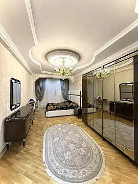 Satılır 4 otaqlı mənzil 170 m²