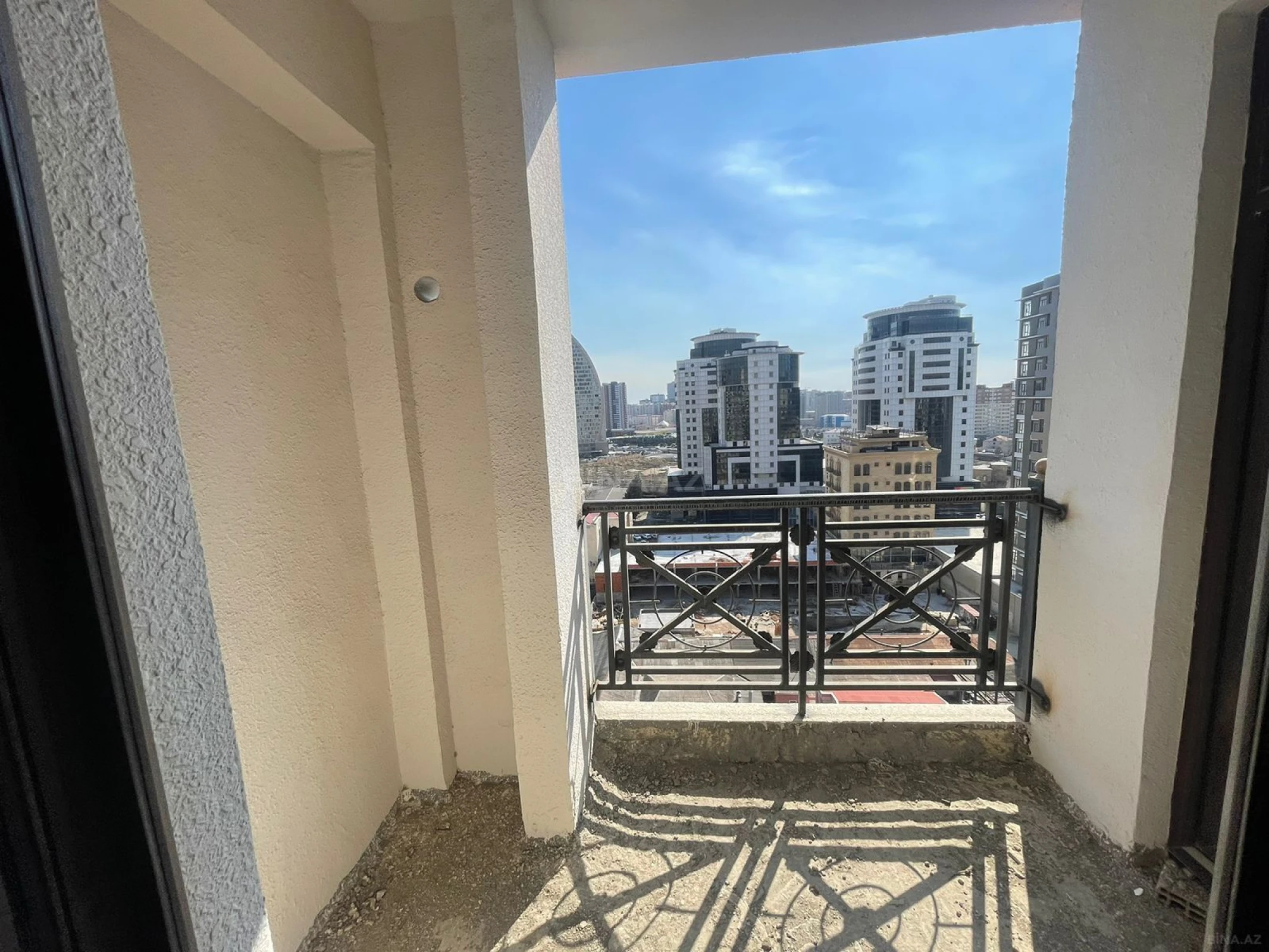 Satılır 3 otaqlı mənzil 106 m²