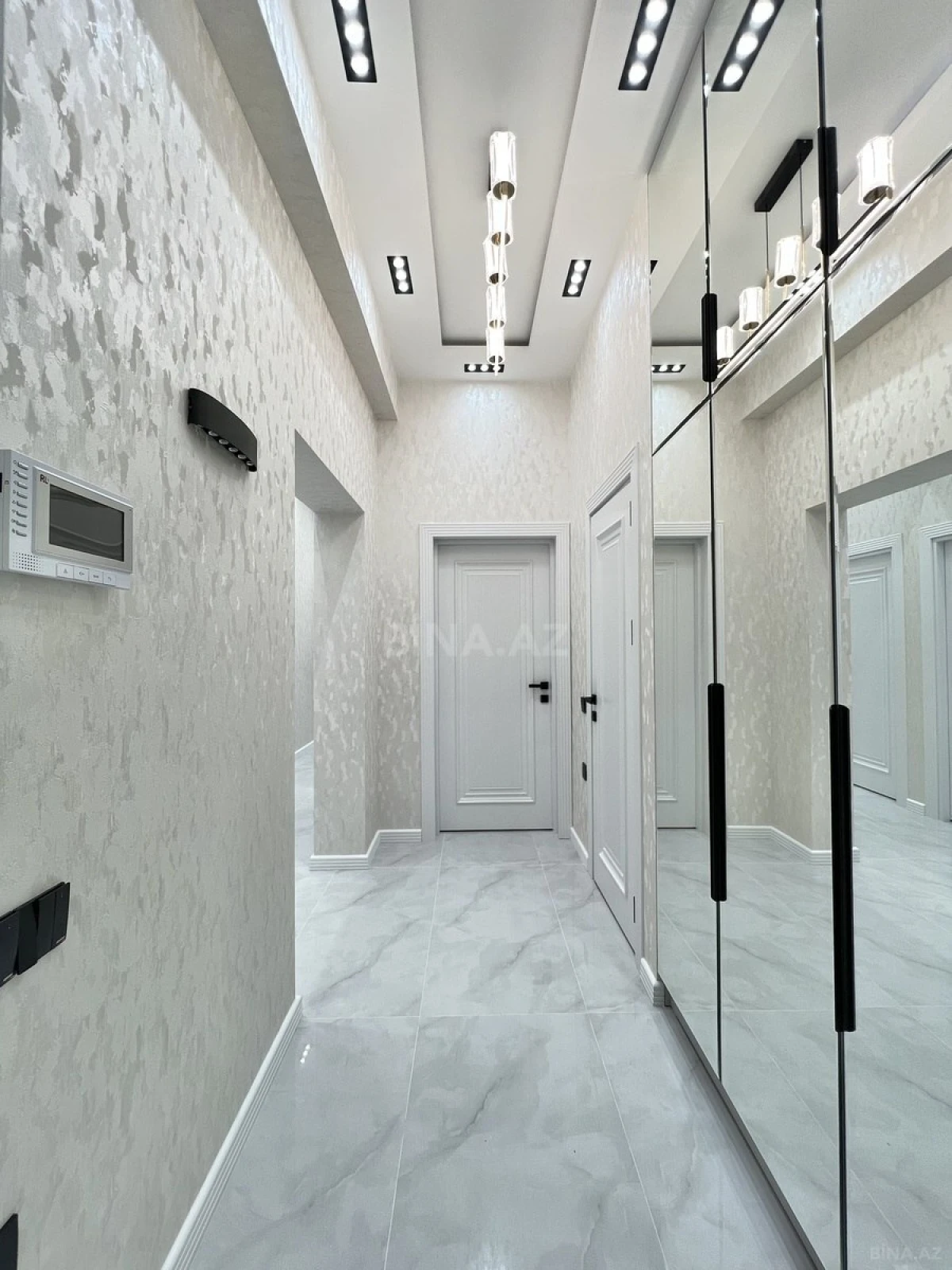 Satılır 3 otaqlı mənzil 99 m²