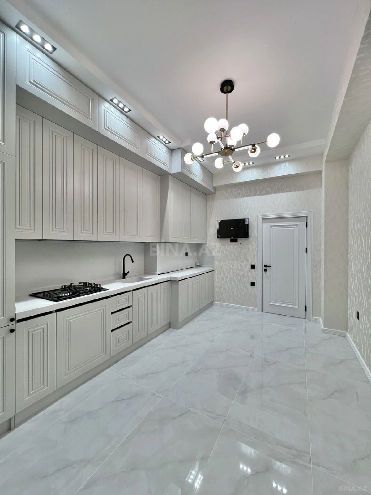 Satılır 3 otaqlı mənzil 99 m²