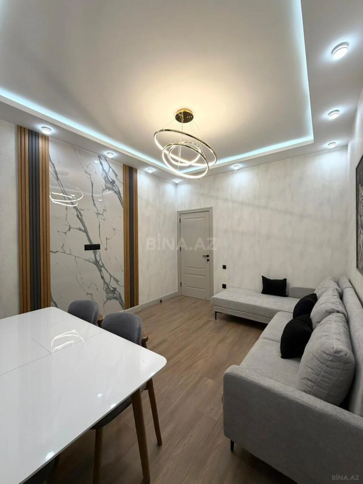 Satılır 2 otaqlı mənzil 56 m²