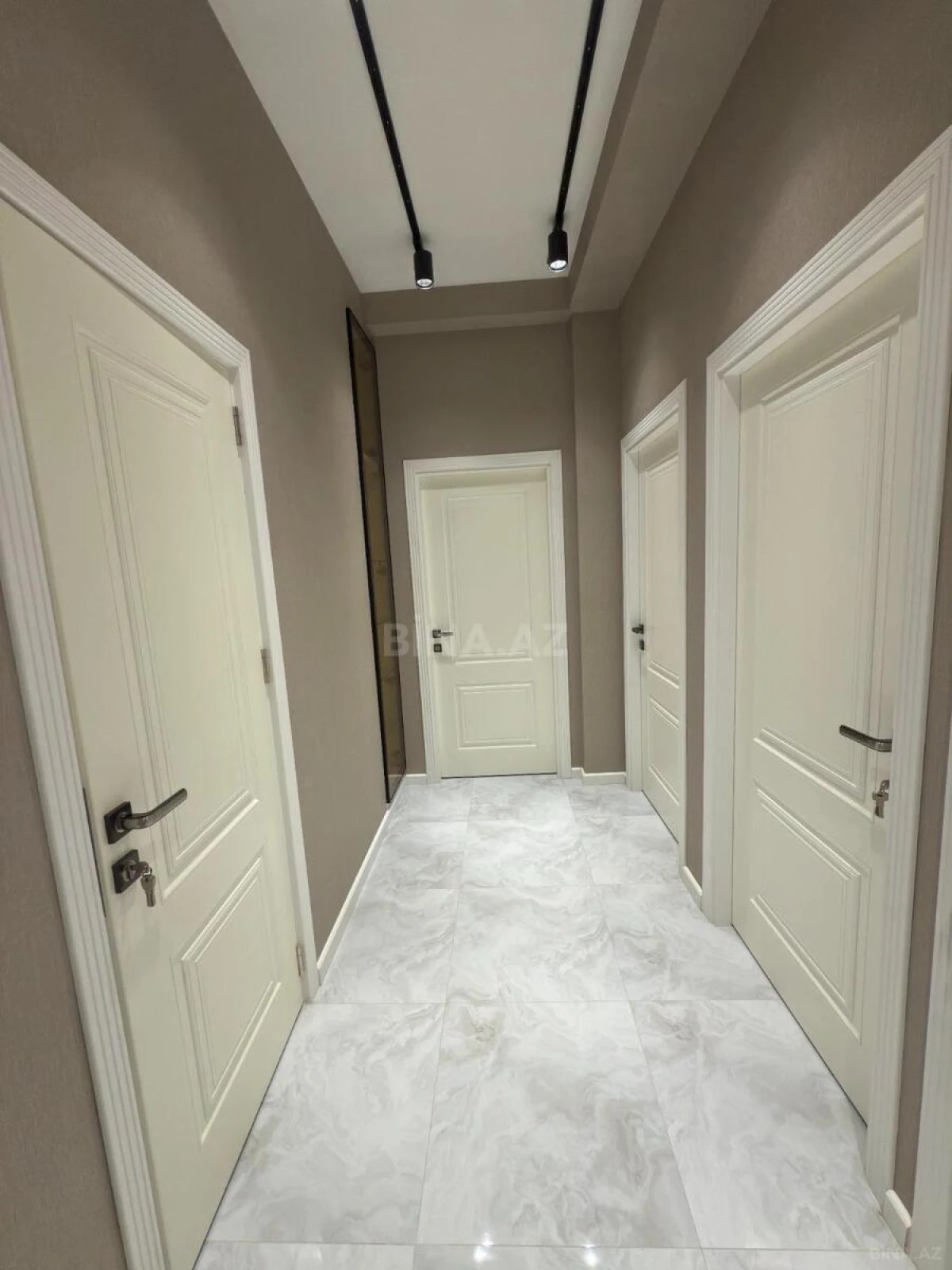 Kirayə verilir 2 otaqlı mənzil 65 m²