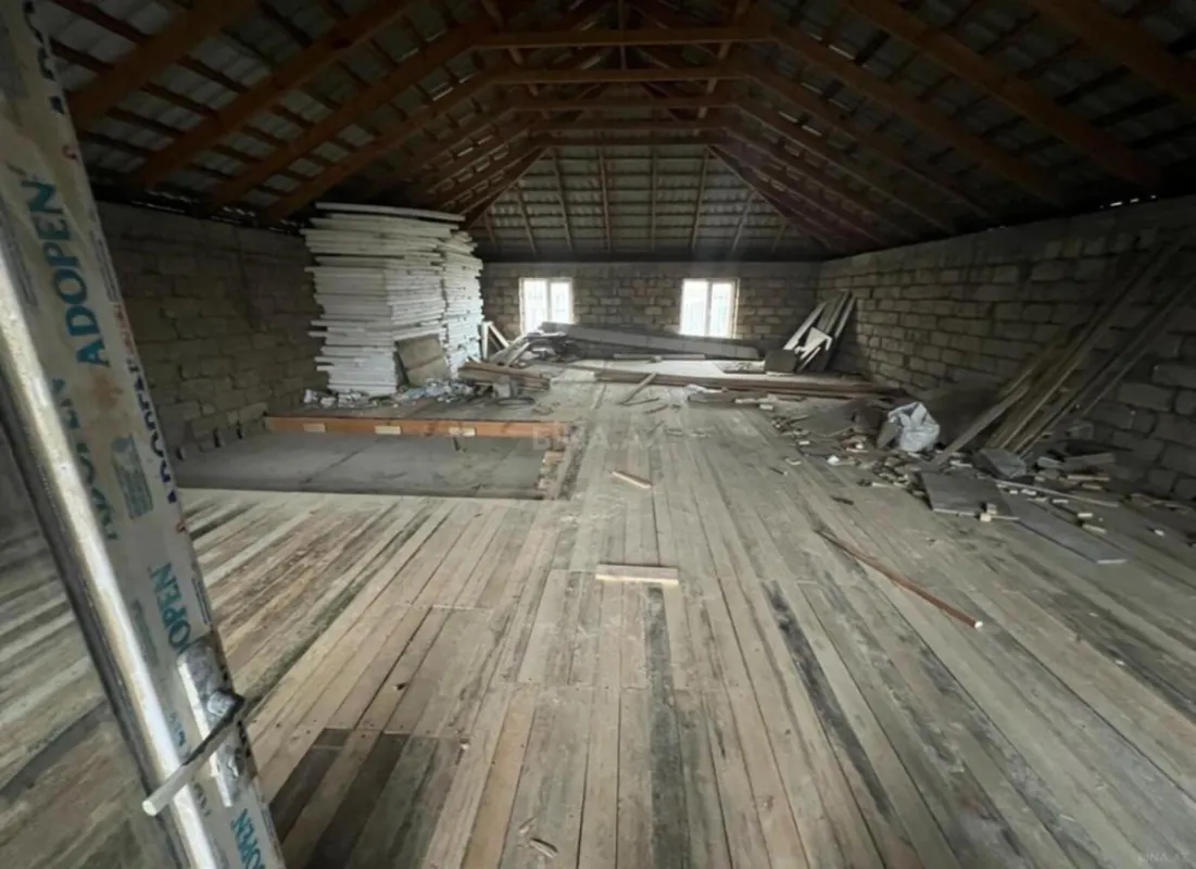 Satılır 4 otaqlı həyət evi 172 m²