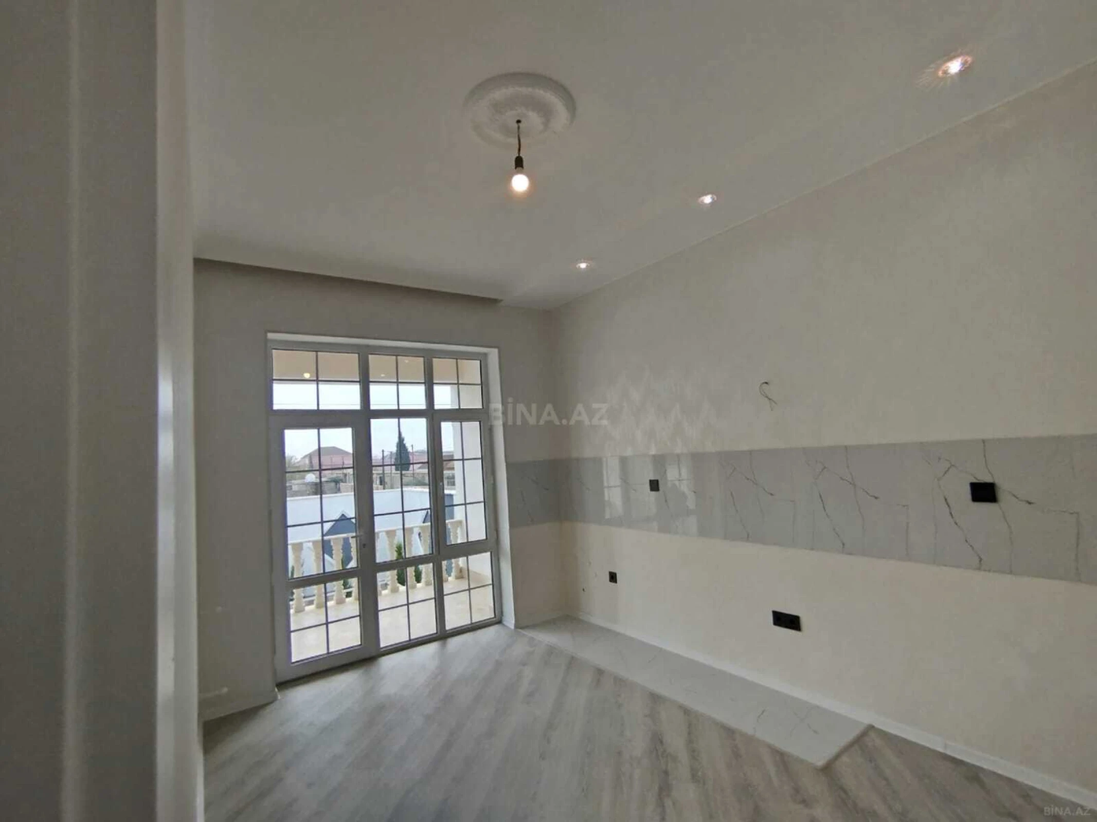 Satılır 4 otaqlı həyət evi 130 m²