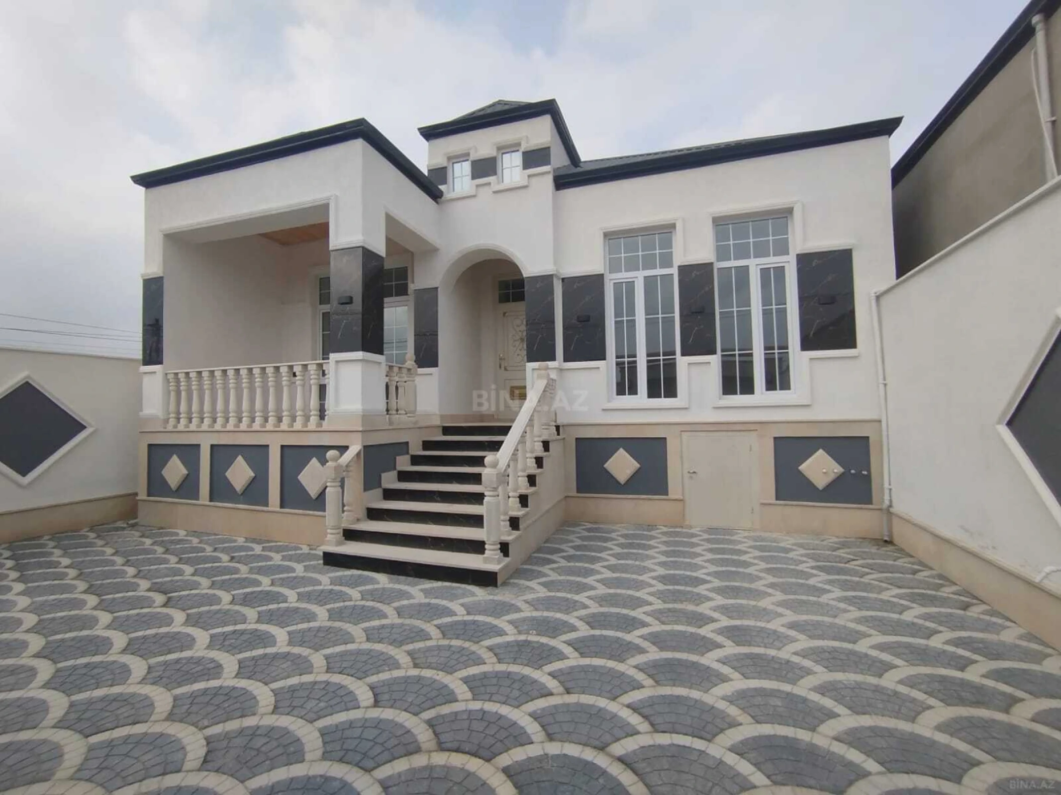 Satılır 4 otaqlı həyət evi 130 m²