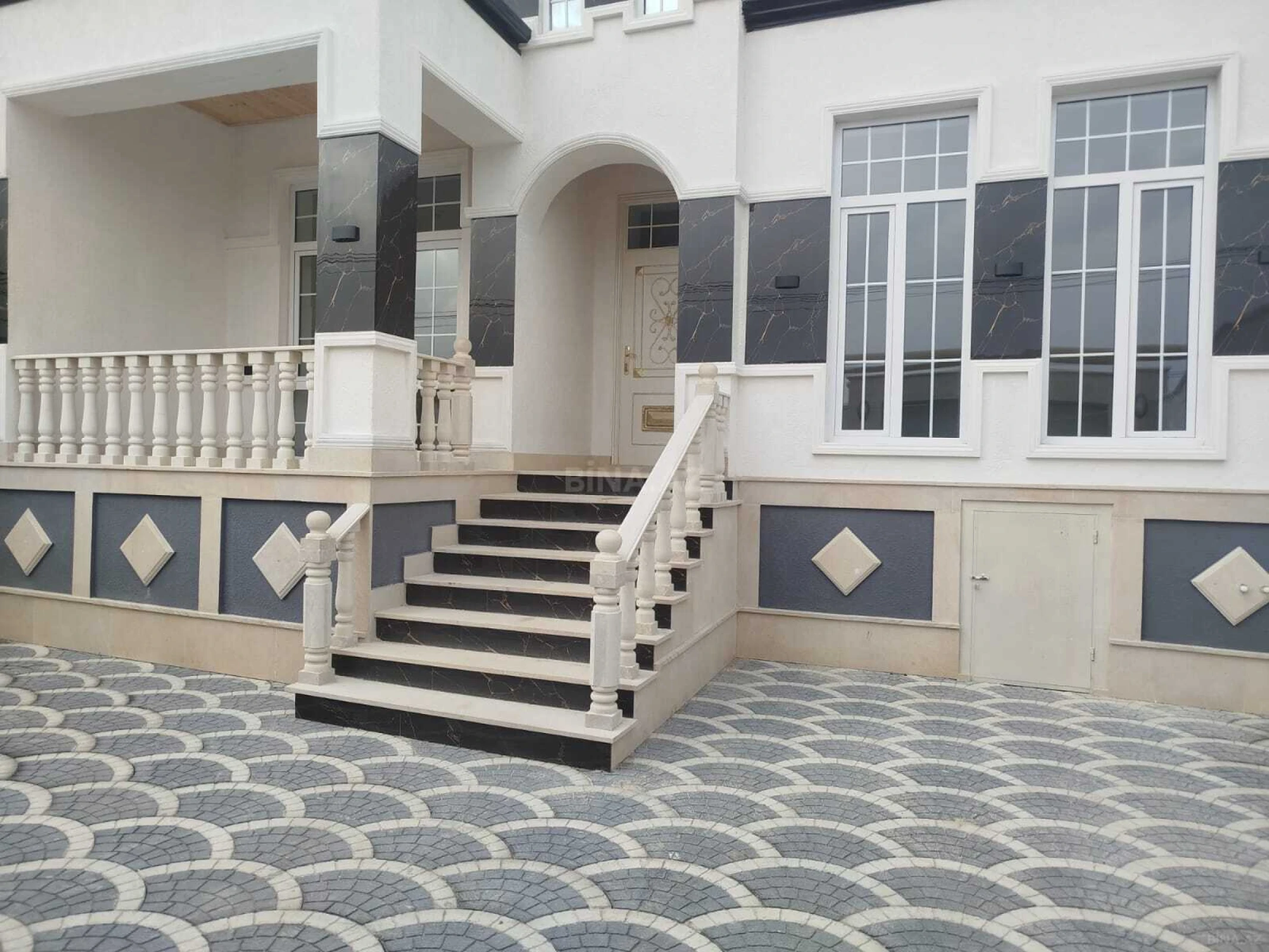 Satılır 4 otaqlı həyət evi 130 m²