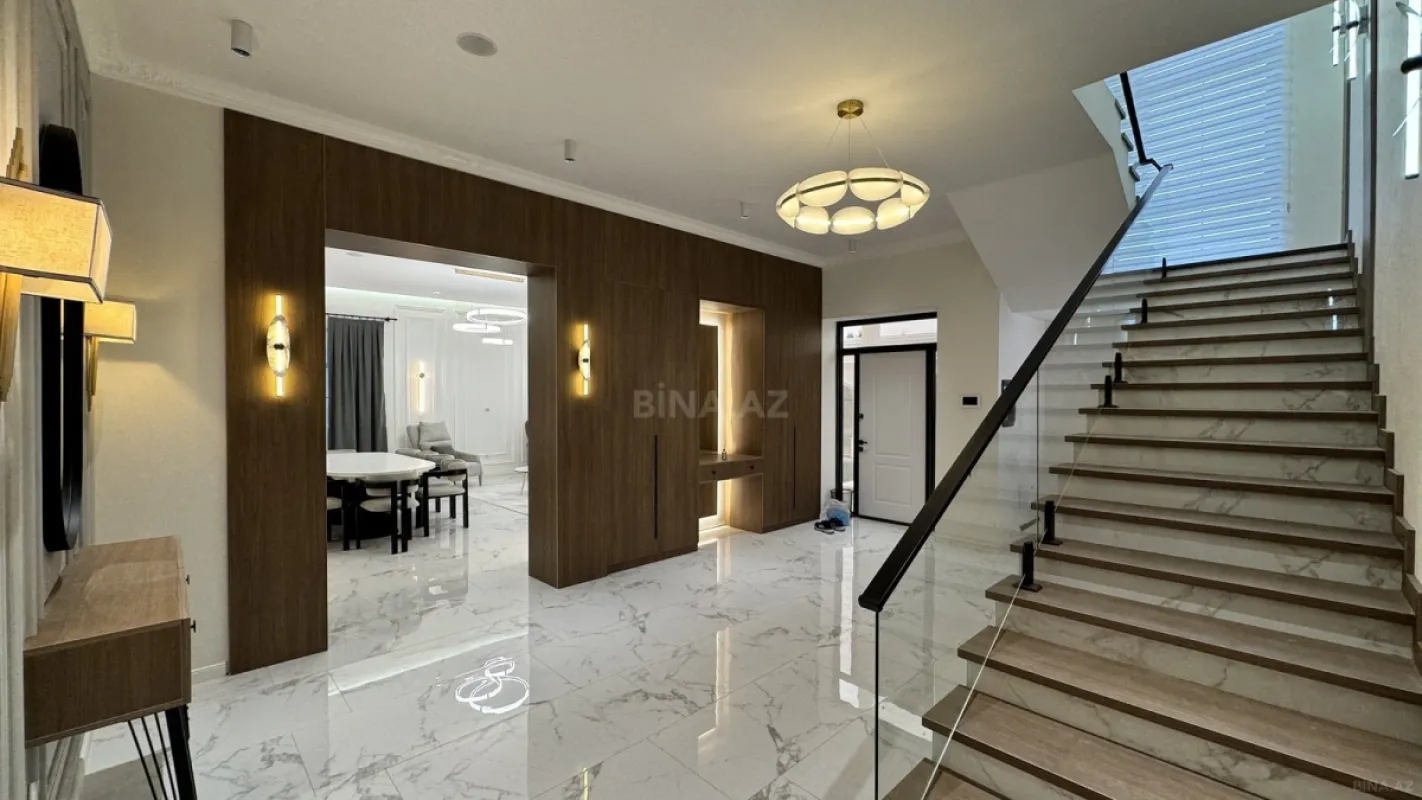 Satılır 7 otaqlı həyət evi 500 m²