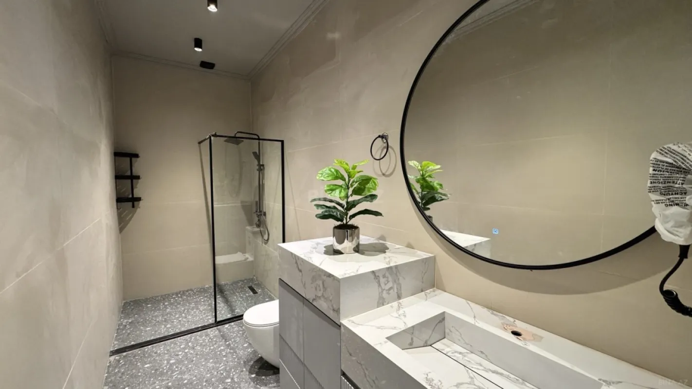 Satılır 7 otaqlı həyət evi 500 m²