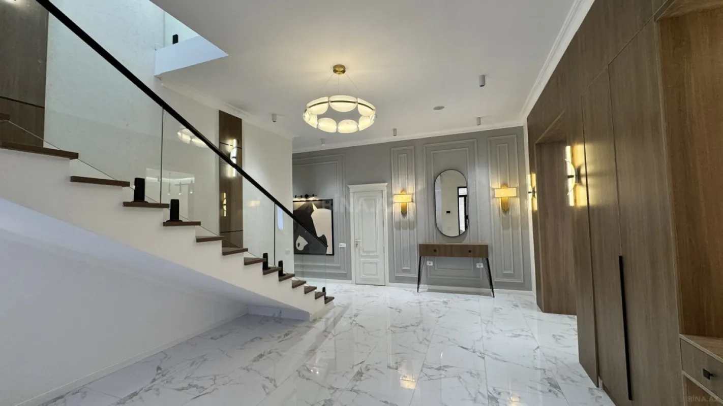 Satılır 7 otaqlı həyət evi 500 m²