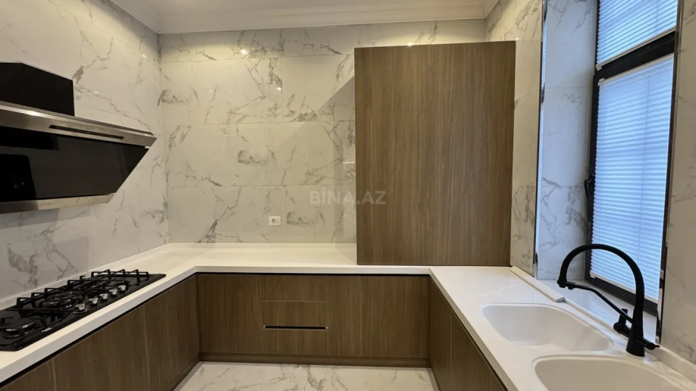 Satılır 7 otaqlı həyət evi 500 m²
