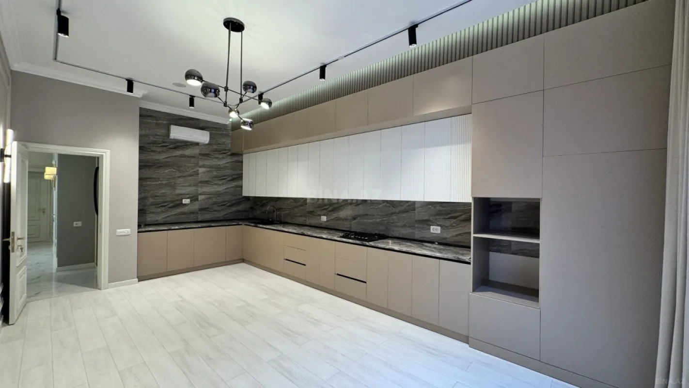 Satılır 7 otaqlı həyət evi 500 m²