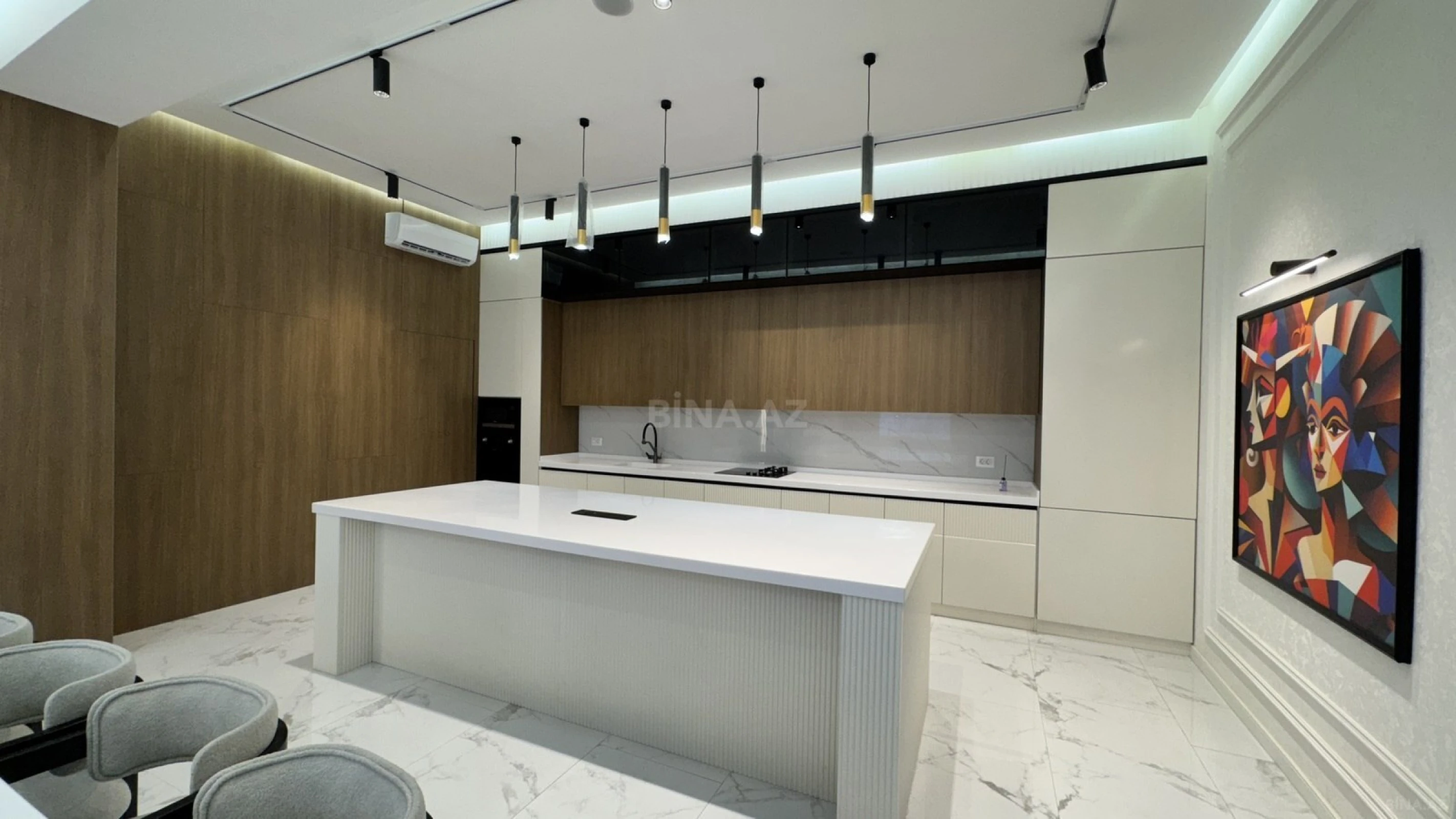 Satılır 7 otaqlı həyət evi 500 m²