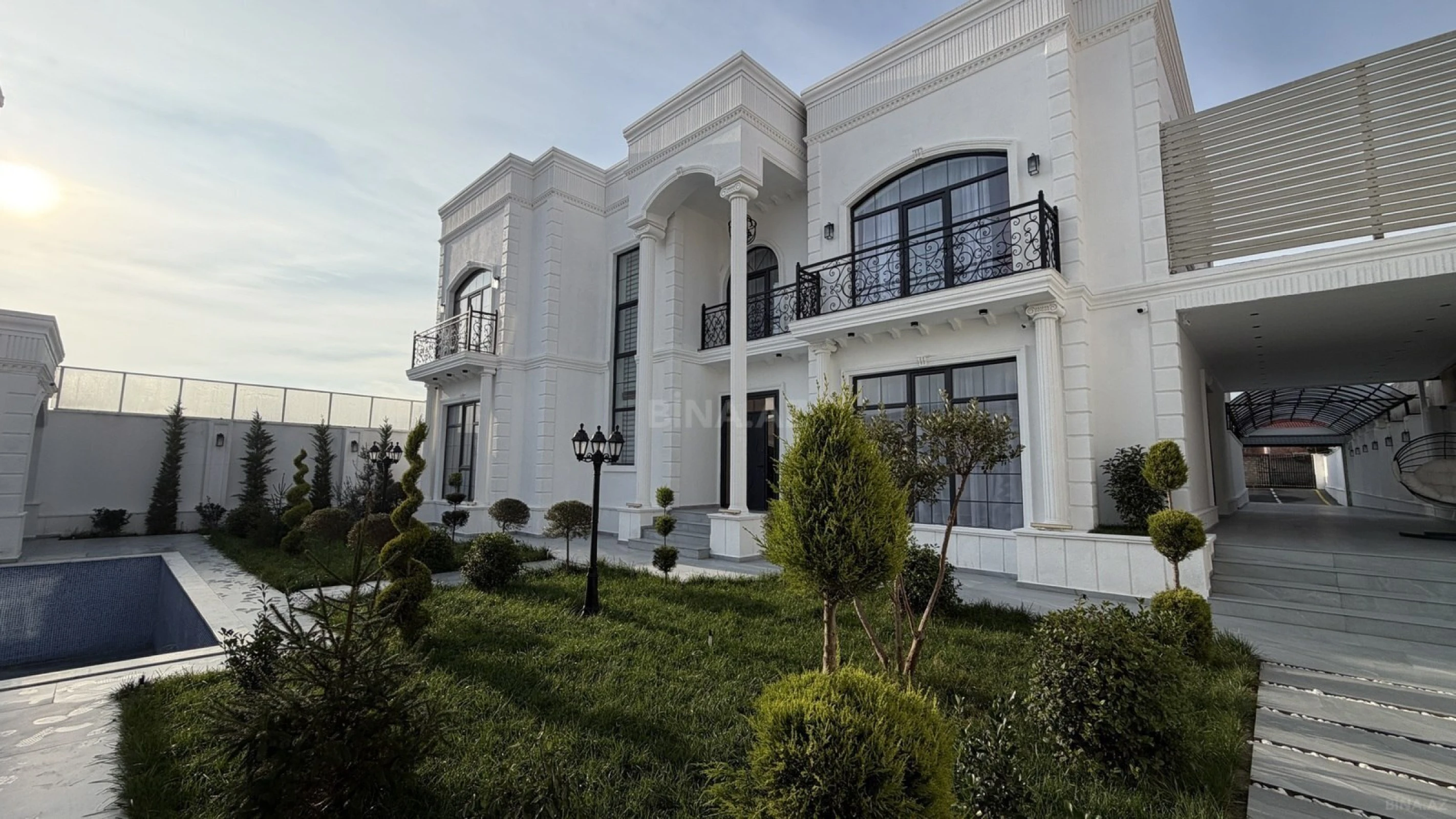 Satılır 7 otaqlı həyət evi 500 m²