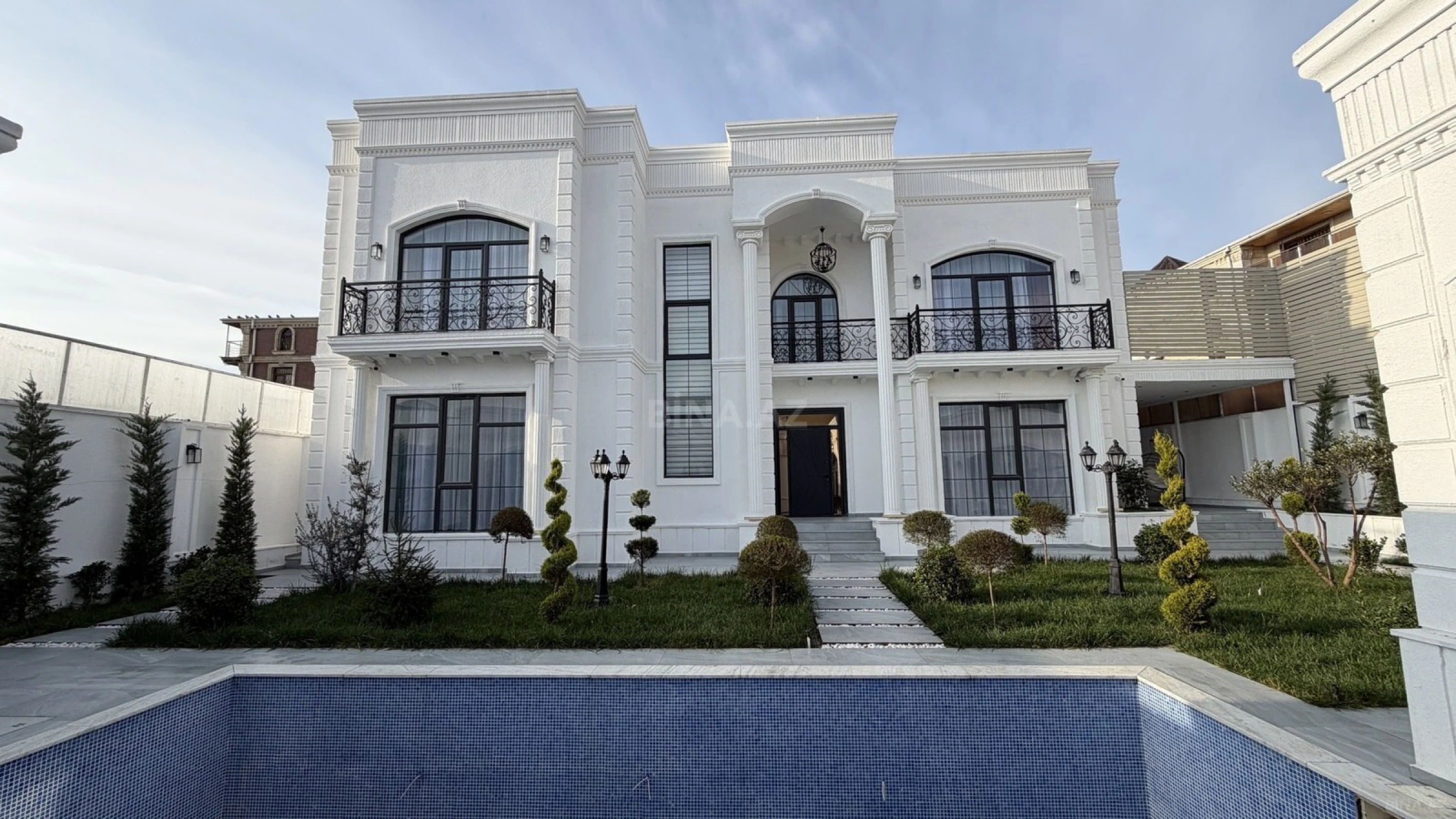 Satılır 7 otaqlı həyət evi 500 m²
