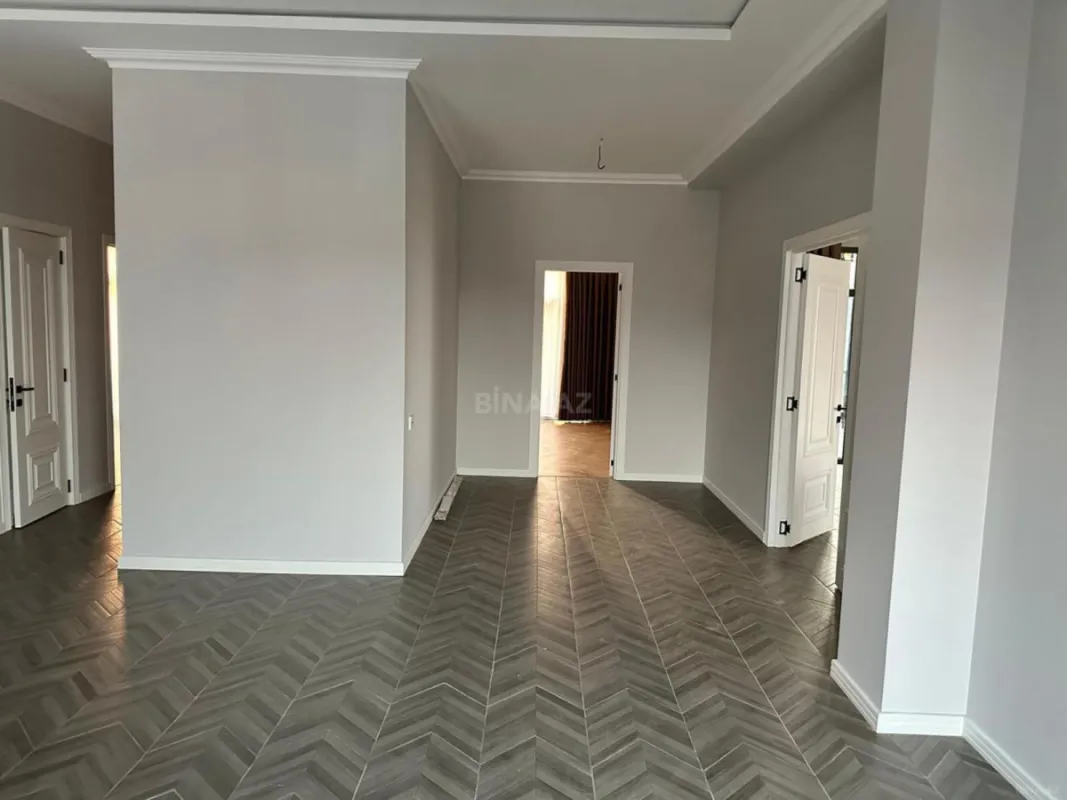 Satılır 7 otaqlı həyət evi 380 m²