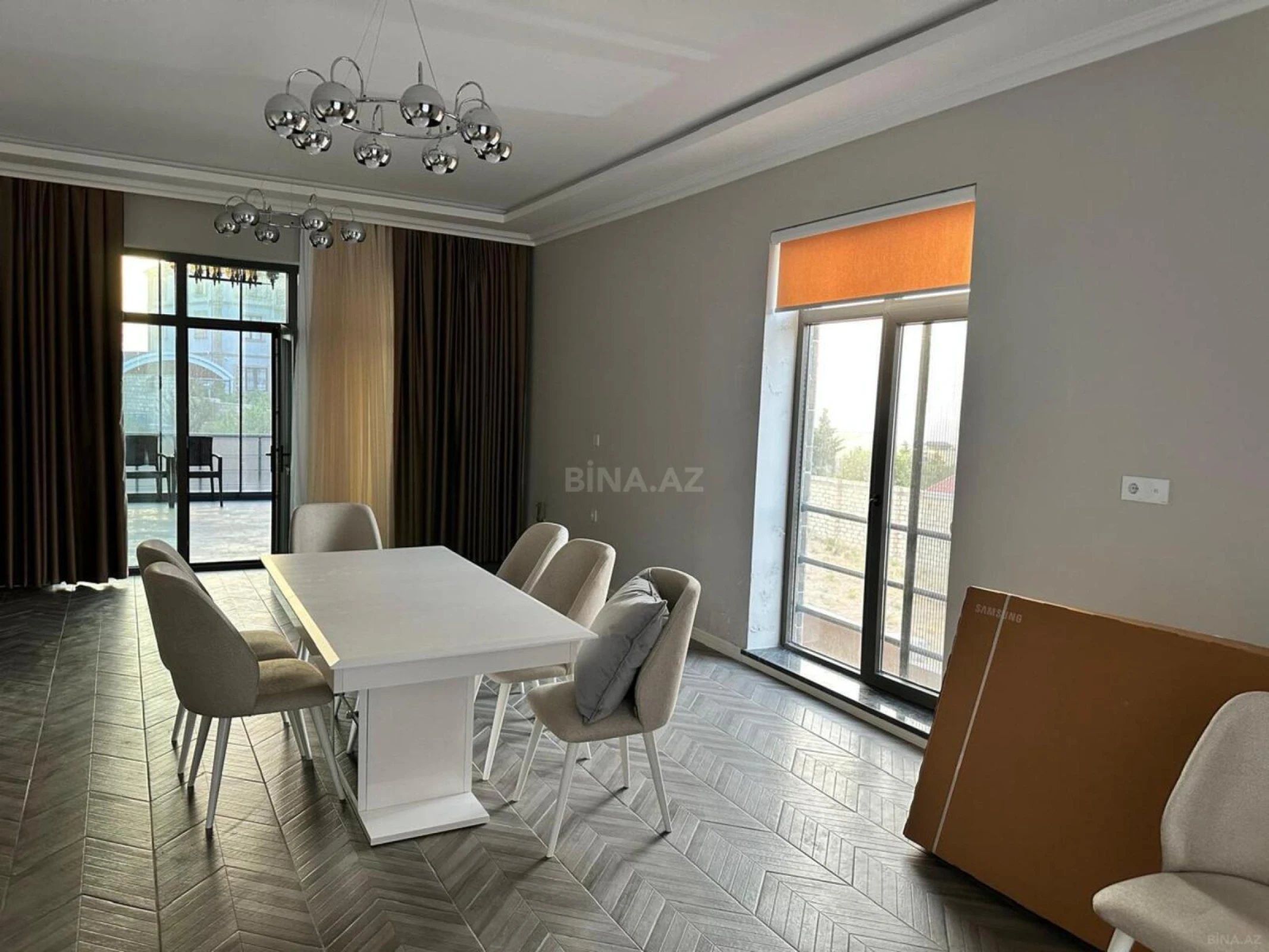 Satılır 7 otaqlı həyət evi 380 m²