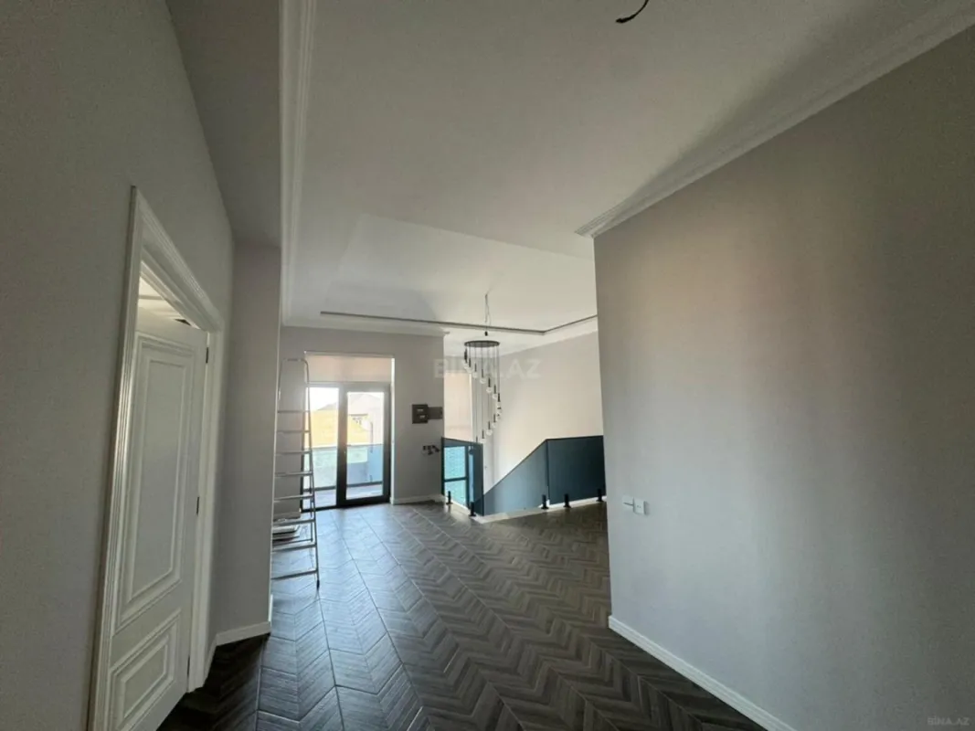 Satılır 7 otaqlı həyət evi 380 m²