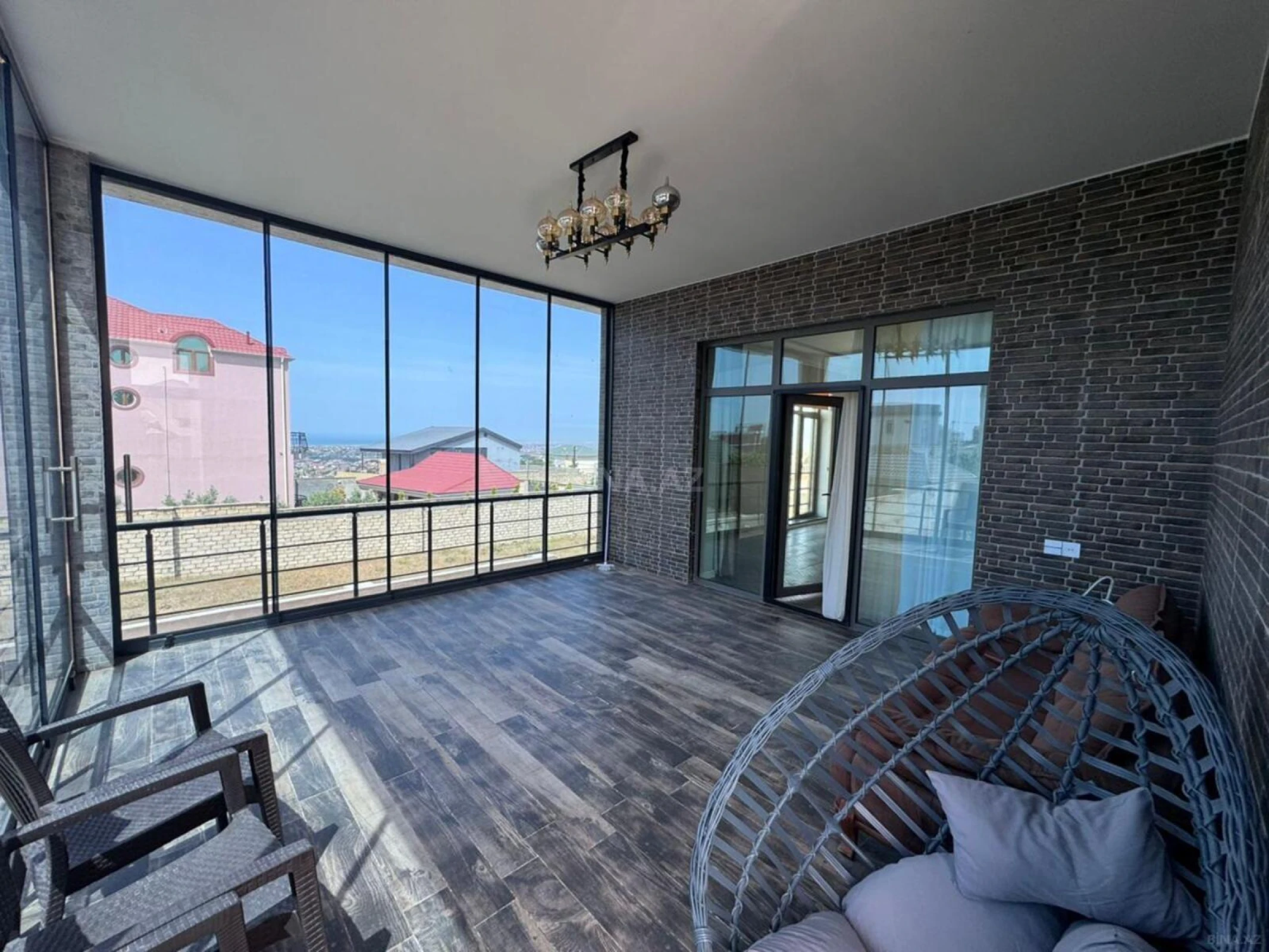 Satılır 7 otaqlı həyət evi 380 m²