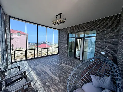 Satılır 7 otaqlı həyət evi 380 m²